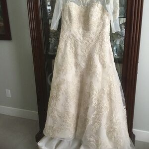 Oleg Cassini wedding dress